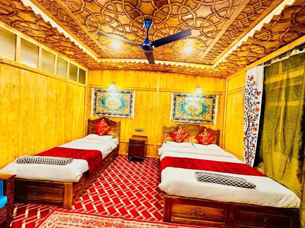 New Zealand Group Of Houseboats Hotel Srīnagar Exterior foto